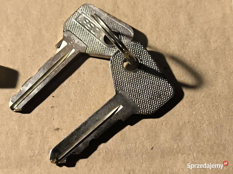 Polonez Caro FSO minus klamki komplet