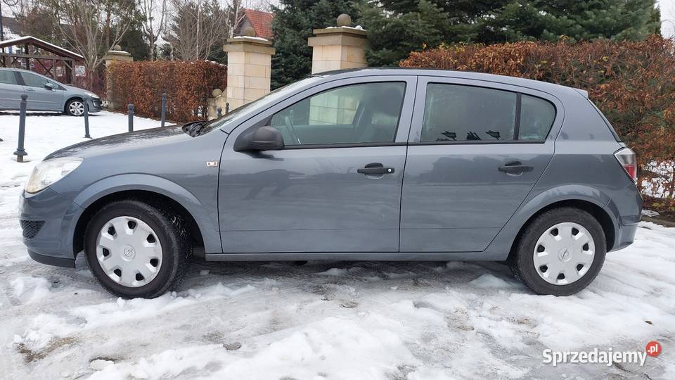 Opel Astra H III benzyna zadbana ekonomiczna wielofunkcyjna kierownica Ostrów Wielkopolski