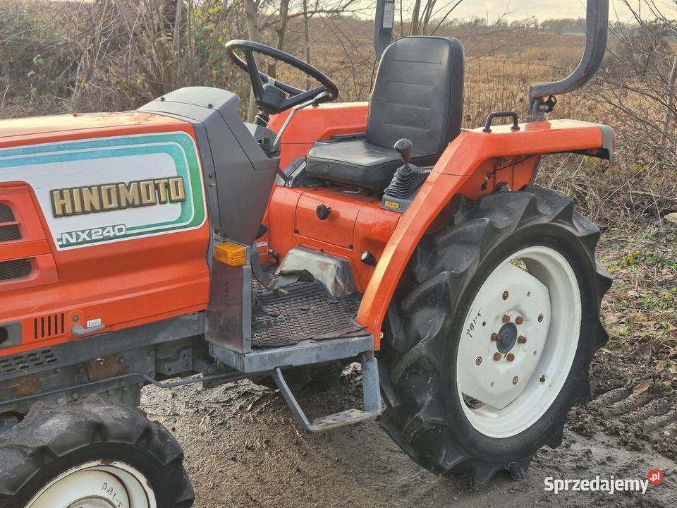 Witamy serdTraktorek traktor HINOMOTO N240D 24 dolnośląskie Małuszyn