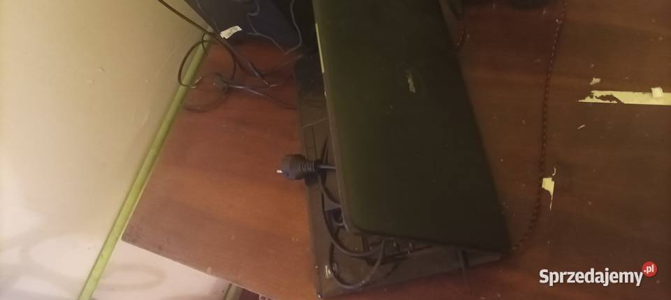 Sprzedam Dell na części 4 GB ramu szybki dysk Brusy