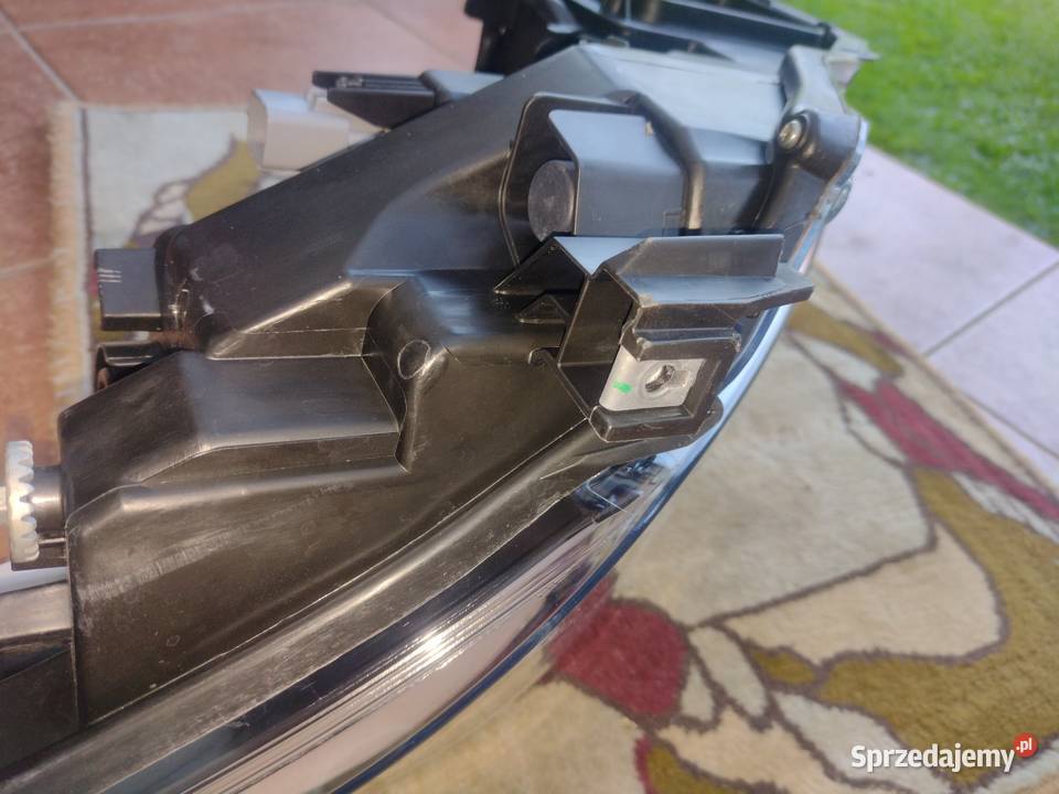 Lampa przednia chr LED Toyota 81150F403100 lewa osobowe Białystok