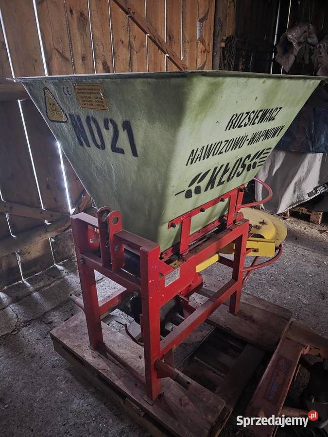 Rozsiewacz wapnowonawozowy KŁOS nieuszkodzony Okół