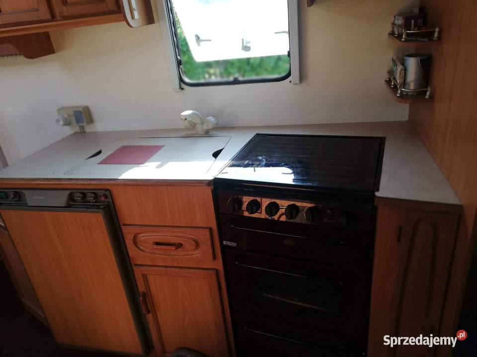 Przyczepa kempingowa Avondale Rialto 4802 Bieżeń