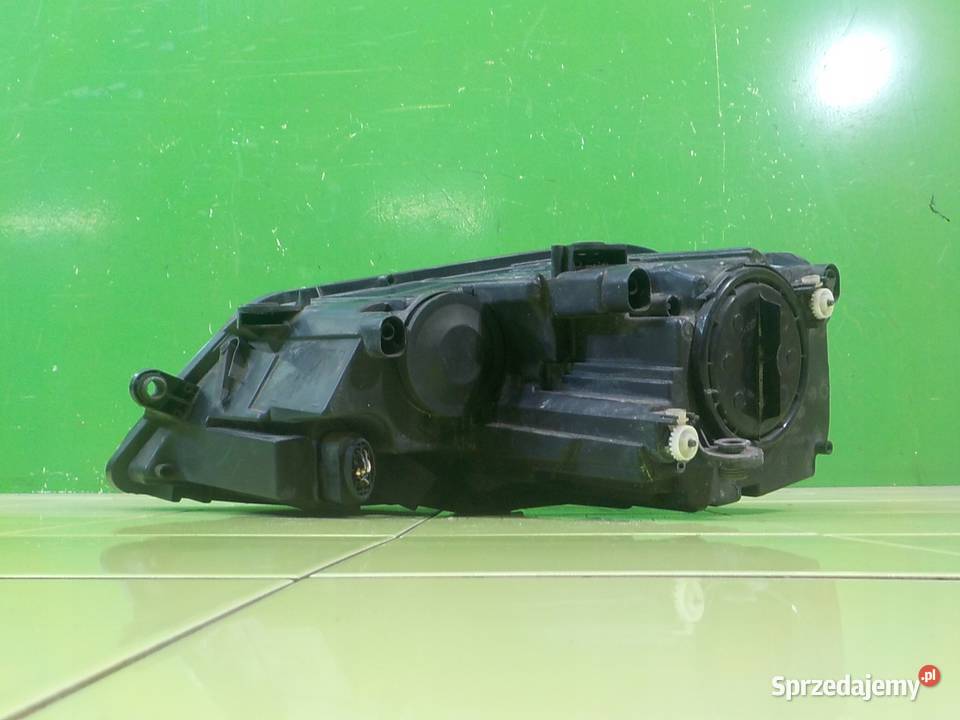 VW JETTA VI 14 TSI 12r SEDAN 4D lampa prawa Suków sprzedam