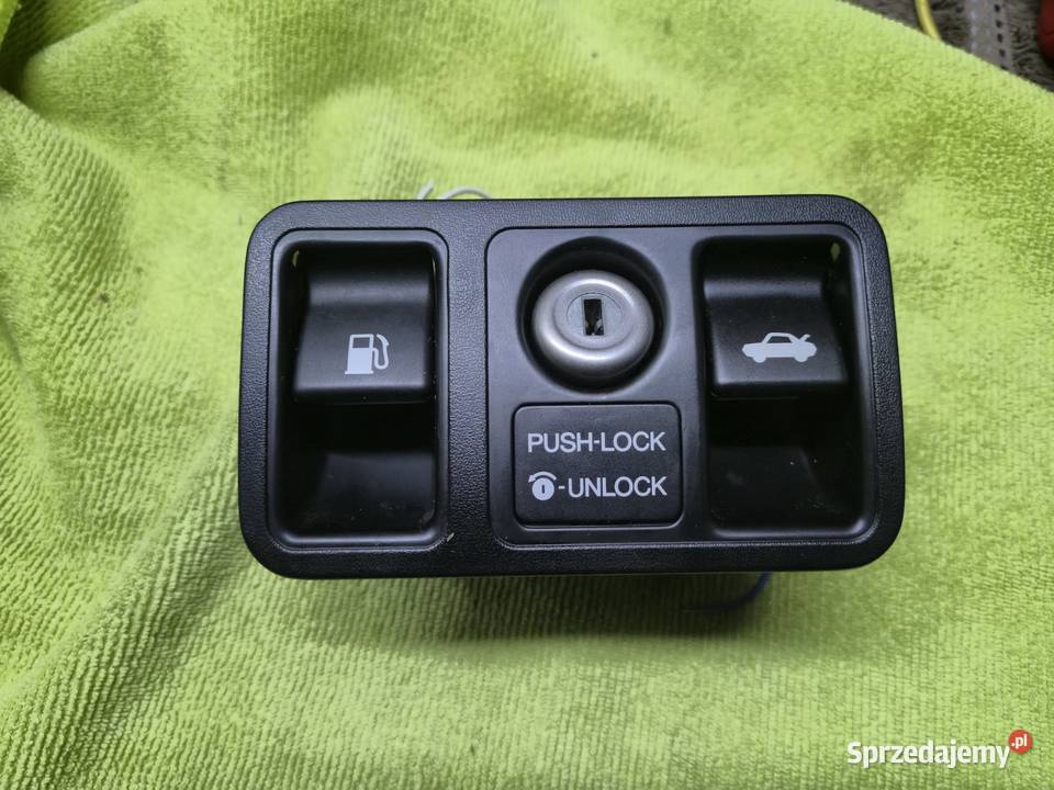 Lexus gs 300 przelacznik klapy paliwa Goleniów
