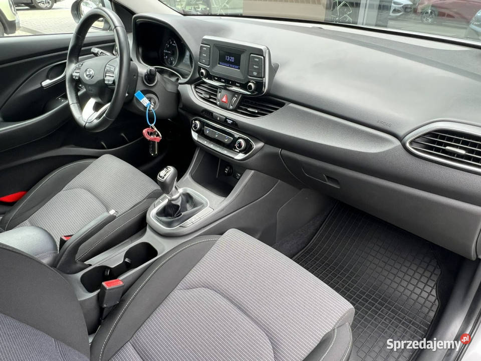 Hyundai i30 15DPI 110 Modern Salon Polska garażowany Piotrków Trybunalski