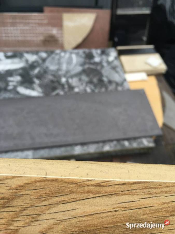 Gres cokół Fargo gold 7x598 firmy TUBĄDZIN Listwy i profile Reguły