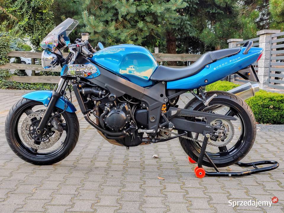 Triumph Speed Four naked streetfighter 34 000 benzyna sprzedam