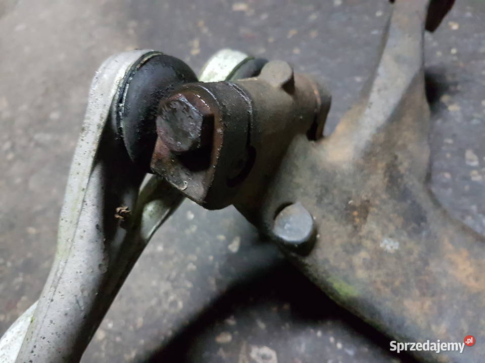AUDI A8 D2 37 ZWROTNICA PIASTA LEWA PRZOD Turek sprzedam