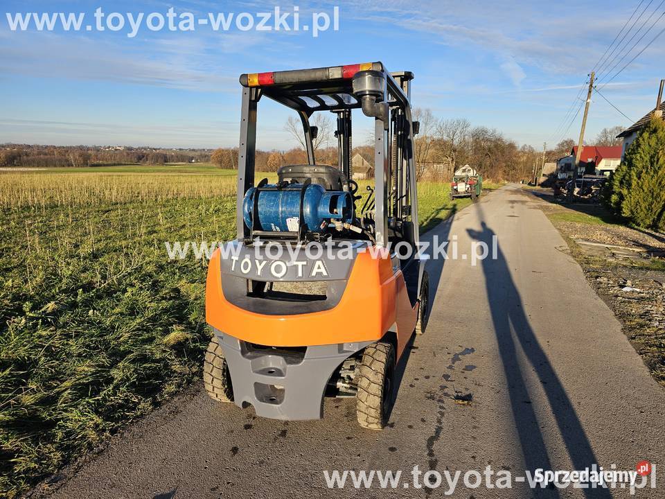 Wózek Widłowy TOYOTA 8FGF25 podnosi 3700 mm Wadowice