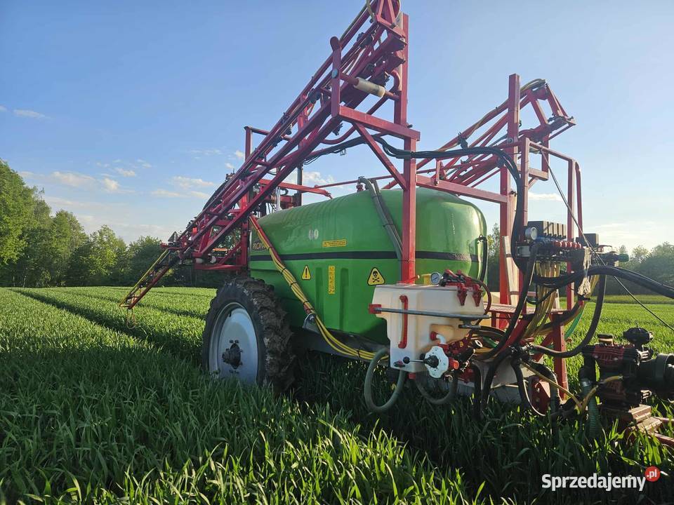 Opryskiwacz polowy ciągany Olszanka