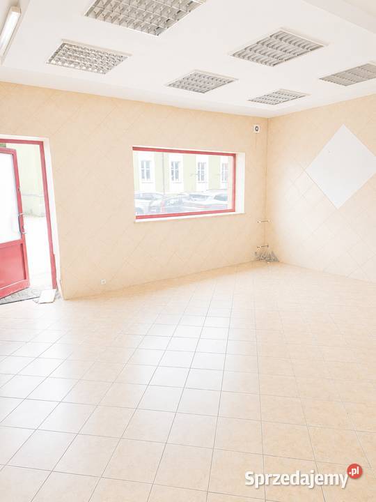 Lokal handlowomagazynowy 1632 m z działkami Miastko