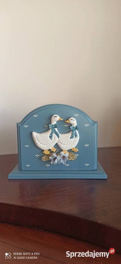 Drewniany serwetnik z gąskami