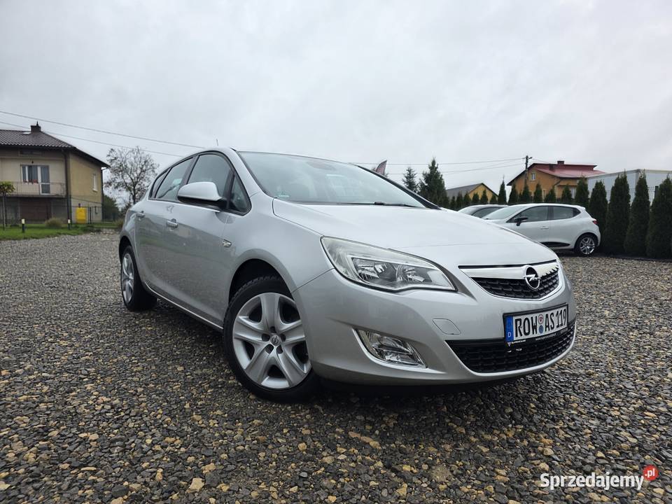 Opel Astra16 16V 115 ACTIVE RATY GWARANCJA Rok produkcji 2011 Buk