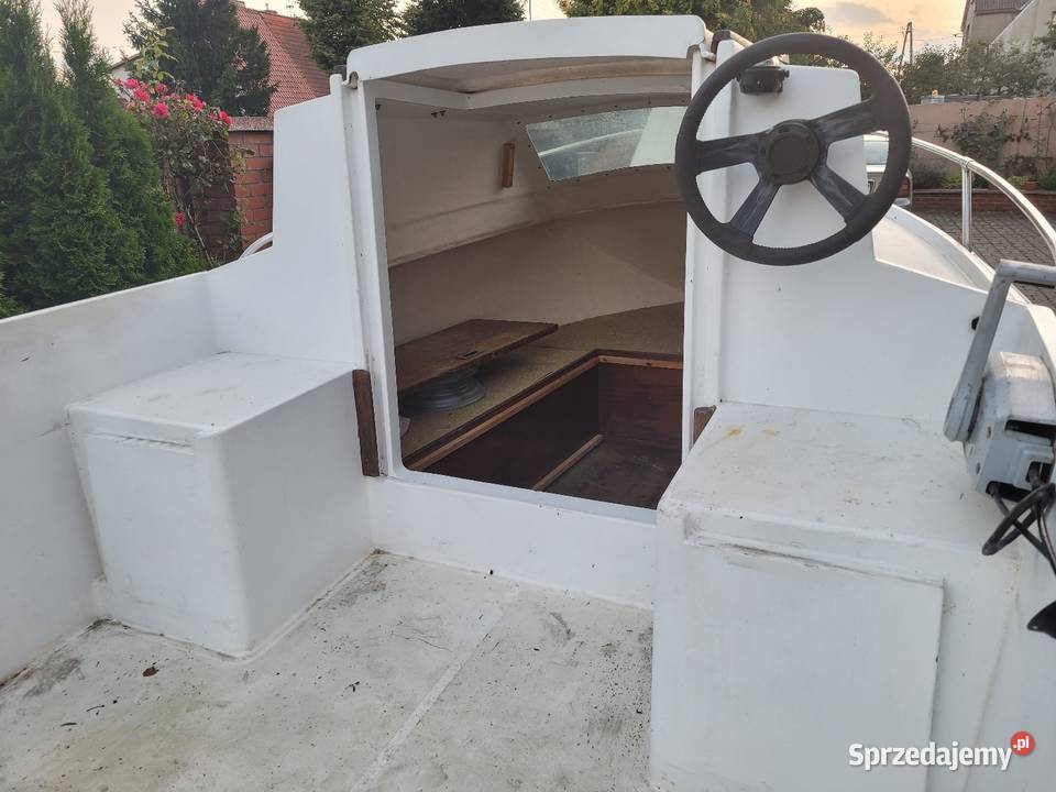 Łódź kabinowa motorówka 42m Honda 15 czterosuw Złotów