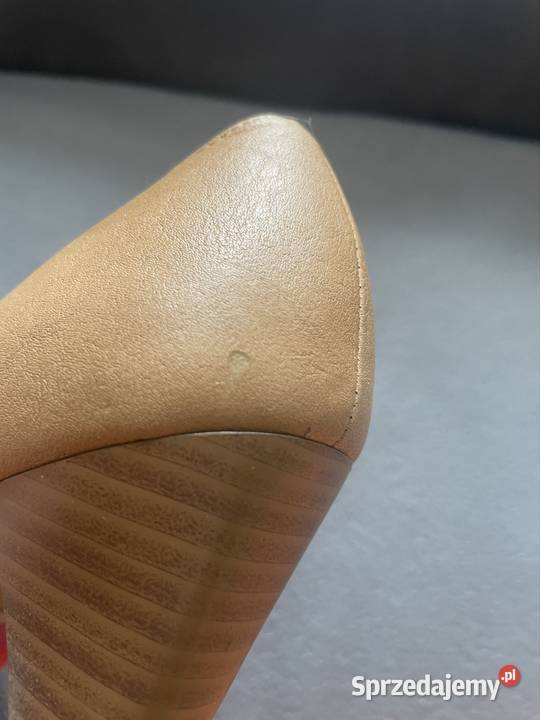 Kremowe buty na obcasie 23.5cm Kłodawa