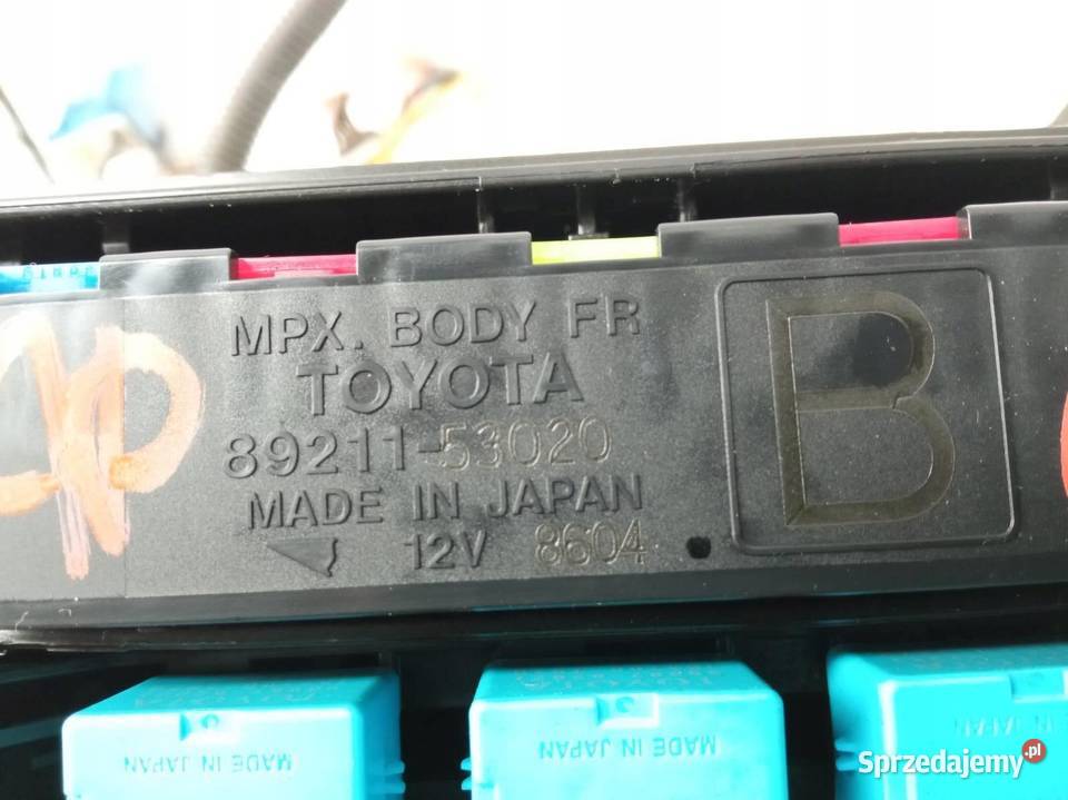 SKRZYNKA BEZPIECZNIKÓW 8921153020 Lexus IS II Rok produkcji 2008