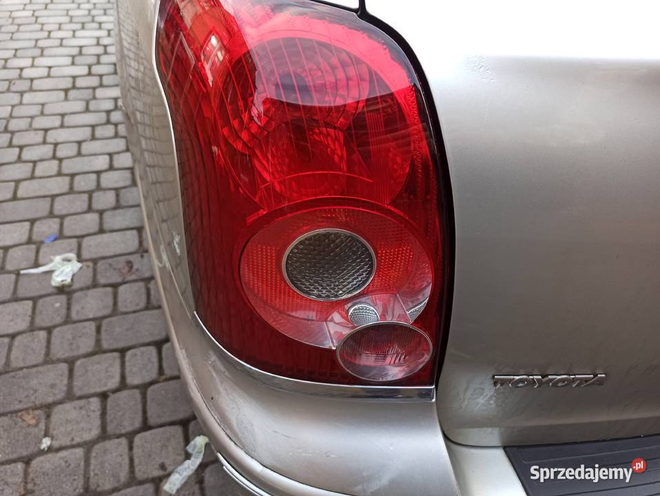 Toyota Avensis t25 kombi Lift 20062009 Lampa tył Bolesławiec sprzedam