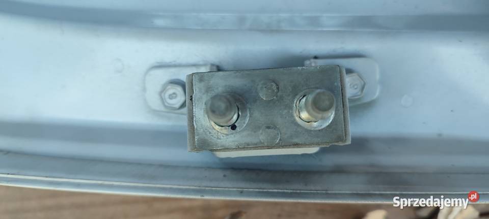 Zawiasy tylnej klapy prawy i lewy Hyundai i30 Motoryzacja