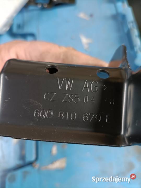 VW POLO MOCOWANIE BŁOTNIKA LEWY PRZÓD 6Q0810679E pomorskie Luzino