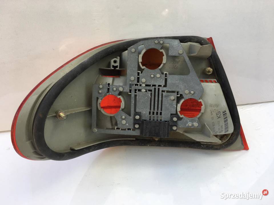 MERCEDES EKLASA W210 SEDAN PRAWA LAMPA TYŁ Ostroróg