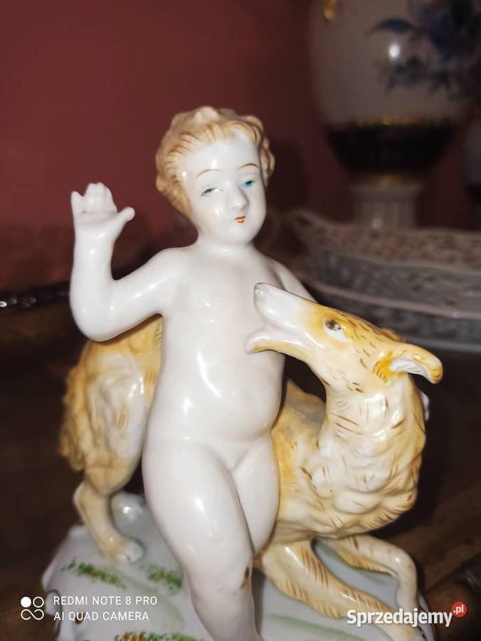 Figurka Putto z chartem Syg Import Porcelana i szkło Gdańsk