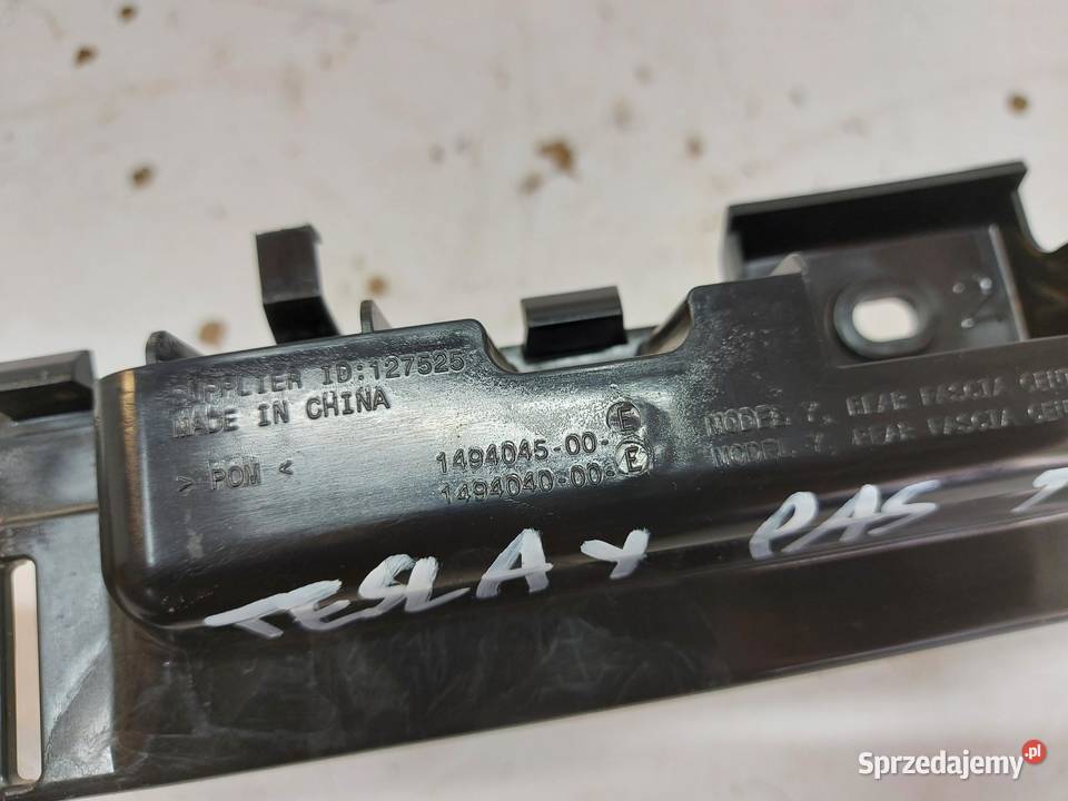 TESLA MODEL Y 2024r ŚLIZG ZDERZAKA TYŁ