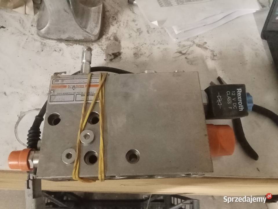 Zawór rozdzielacza 295930 Manitou MLT 741 pomorskie Rudno