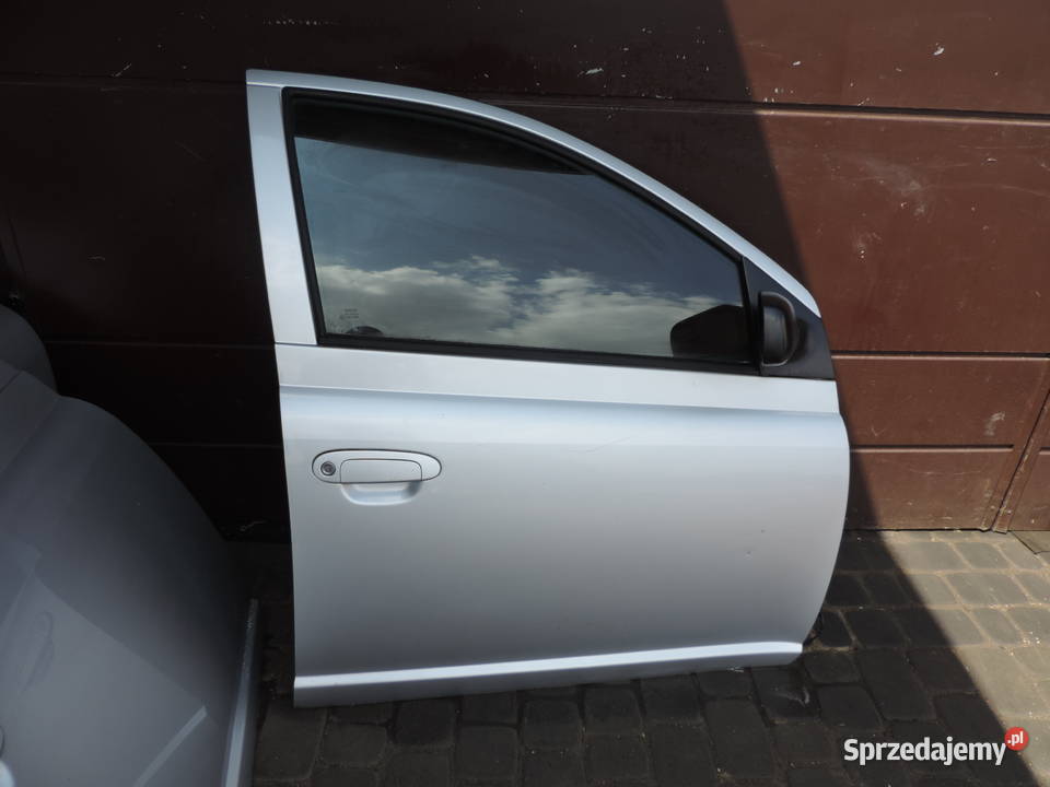 DRZWI PRAWY PRZÓD TOYOTA YARIS I HB FL 1E7 Nowy Sącz