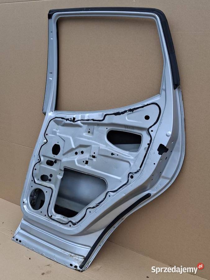 MERCEDES AKLASA W168 DRZWI PRAWY TYŁ PRAWE TYLNE Bieleń
