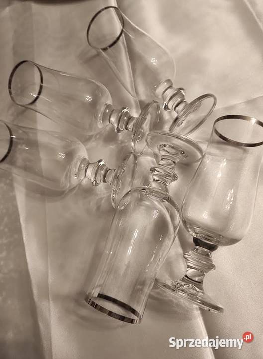 Wysokie ekskluzywne kieliszki tulipanowe ze Porcelana i szkło Pabianice sprzedam