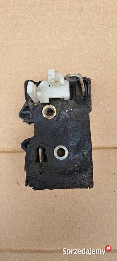 Zamek drzwi lewy tył Audi 80 B4 8A0839015A Zamki, wkładki i kluczyki