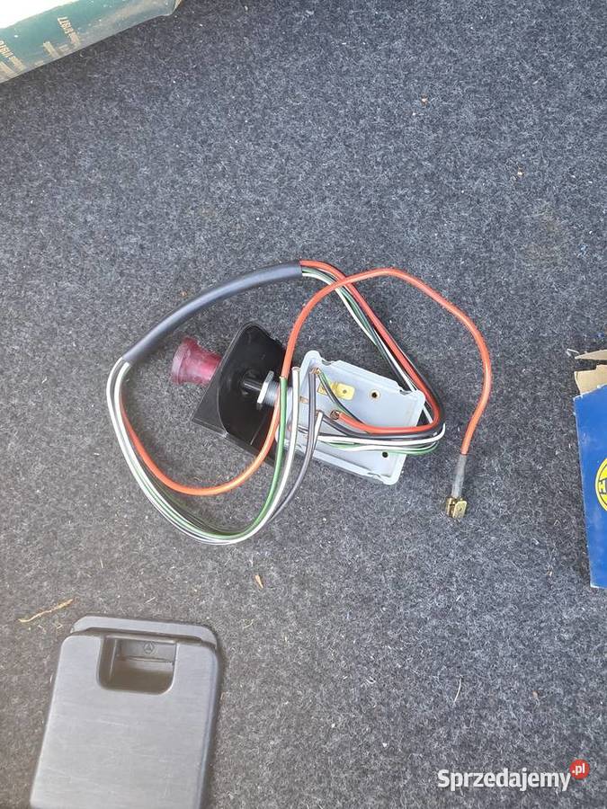 Włącznik świateł awaryjnych 6HD 002 535035 Lipusz sprzedam