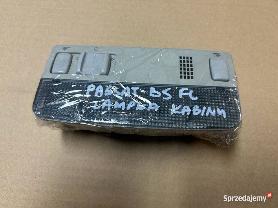 Lampka kabiny Passat B5FL 3b0947105c osobowe Motoryzacja Grudziądz