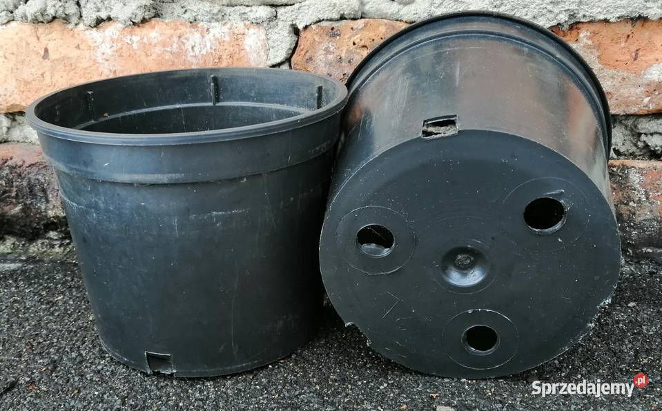 Doniczki produkcyjne czarne 2L 16 TWARDE 2 L Siewierz