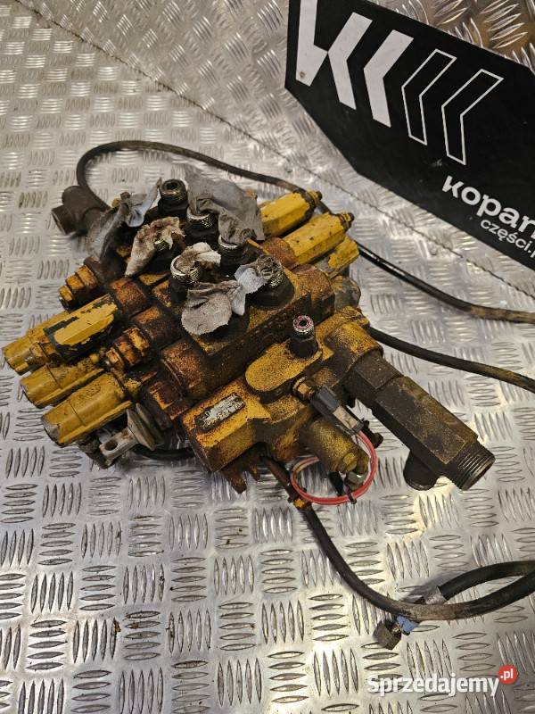 Rozdzielacz hydrauliczny Caterpillar 432D 442D Gdynia sprzedam