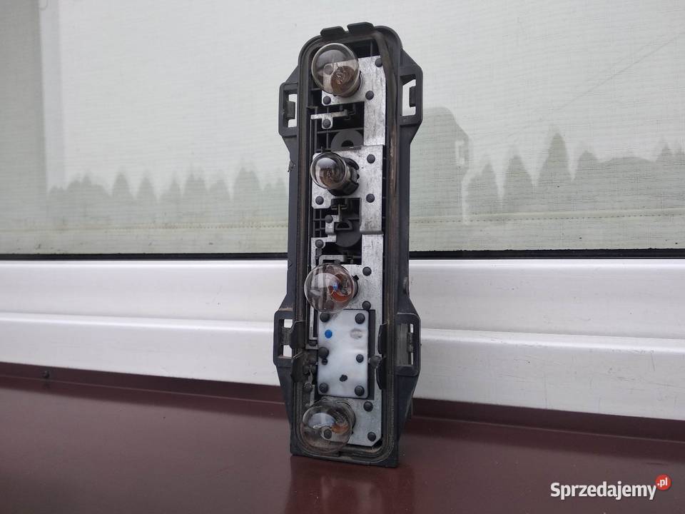 Peugeot 307 kombi wkład oprawka lampy tył tylnej Sieradz