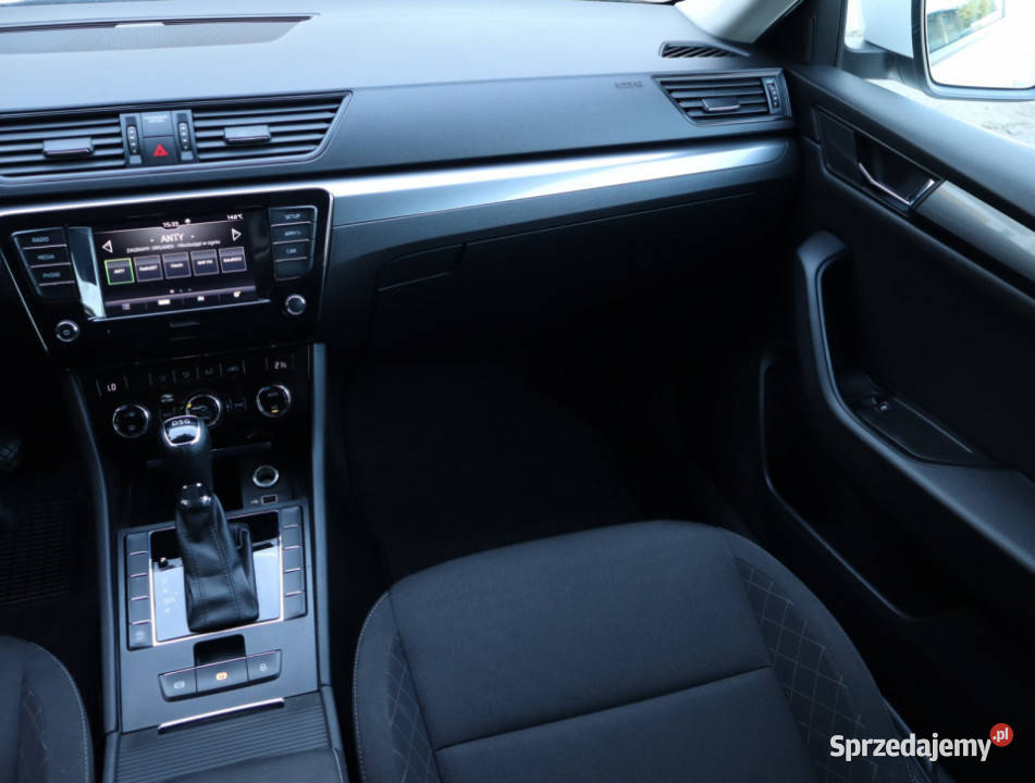 Skoda Superb 15 TSI tempomat Škoda