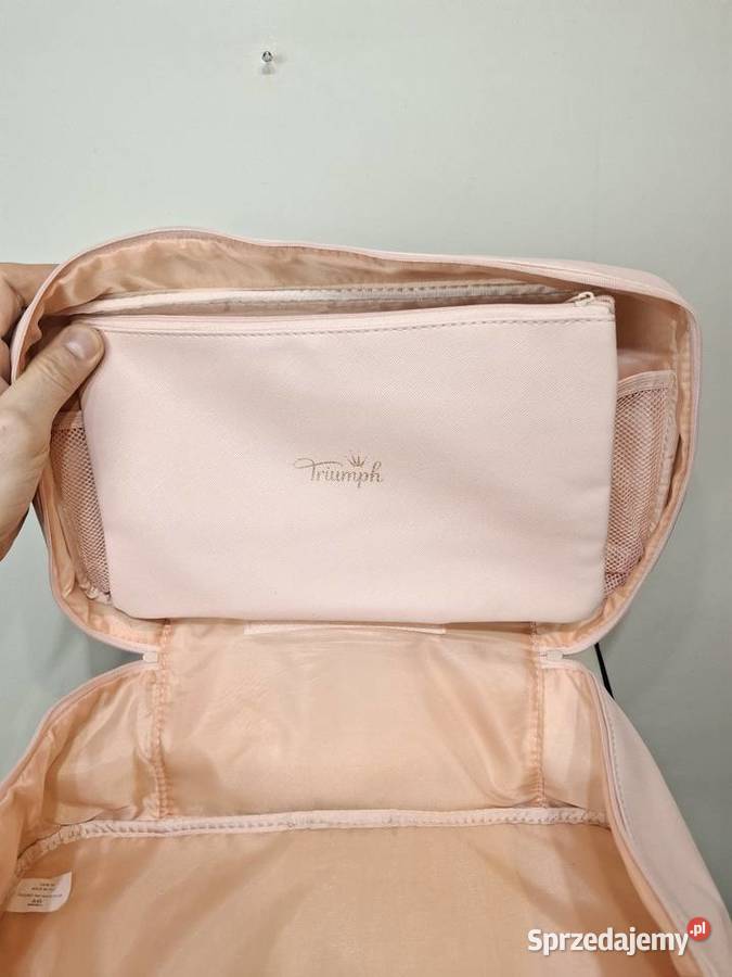 Elegancka różowa kosmetyczka Triumph