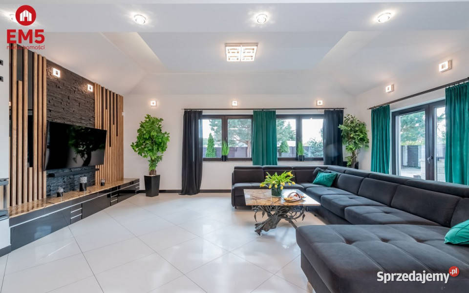 sprzedaży domu wolnostojącego 390m2 Nowodworce