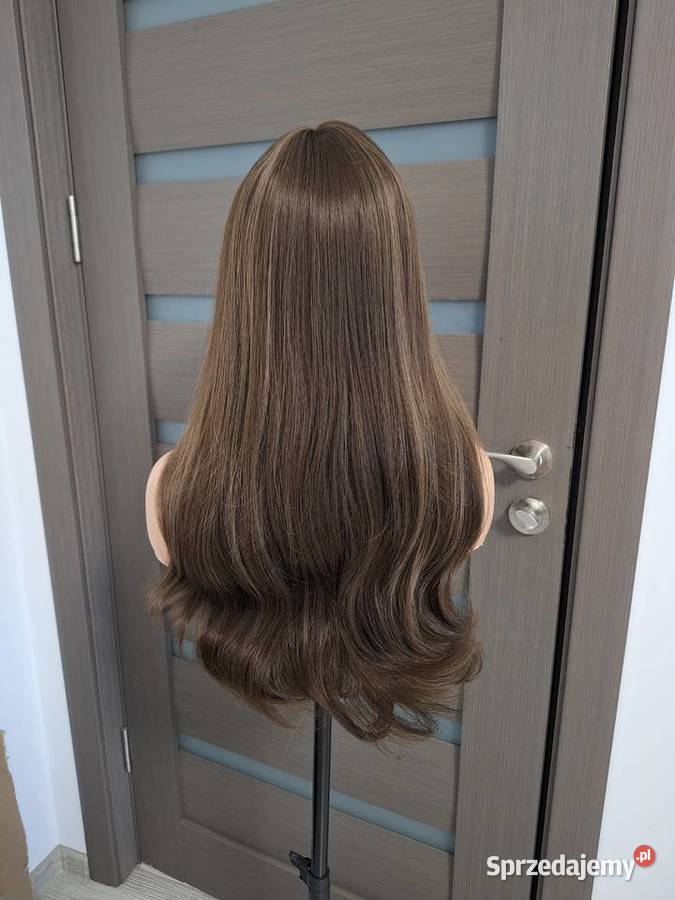 Długa peruka w kolorze szatynowym z grzywką Dla kobiet Nakrycia głowy Malbork