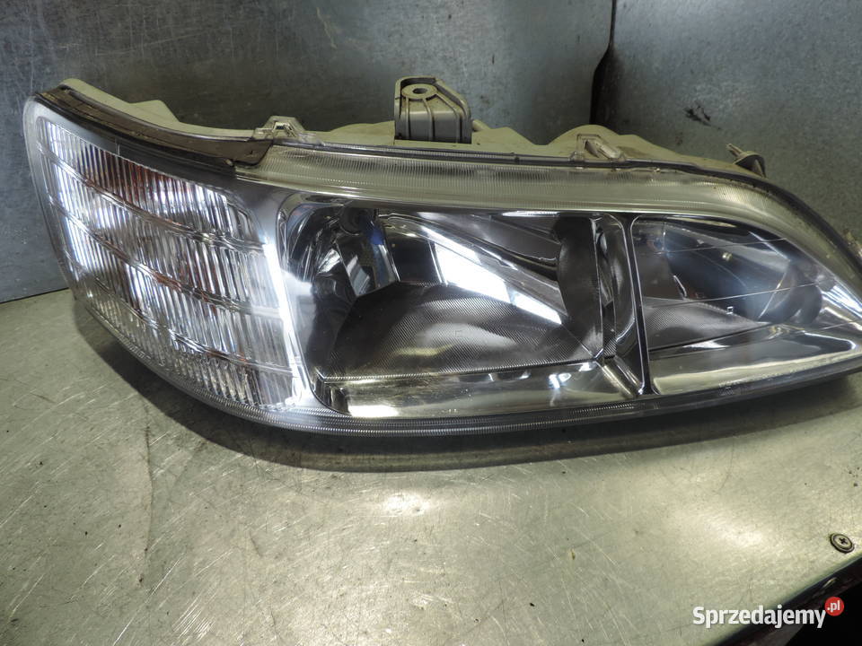 LAMPA PRAWY PRZÓD HONDA ACCORD 6 Rok produkcji 1999 małopolskie Nowy Sącz sprzedam