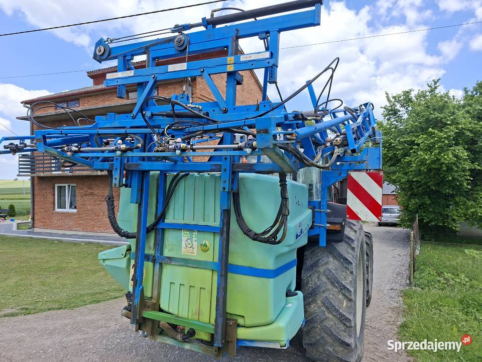 Opryskiwacz BERTHOUD 18m 1000l 1 właściciela Maszyny rolnicze