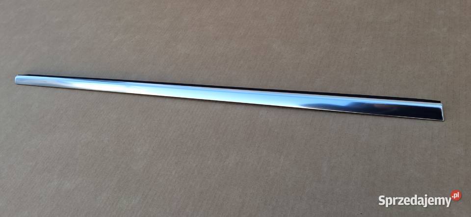 MERCEDES AKLASA W176 LISTWA ZGARNIAJĄCA PRAWY