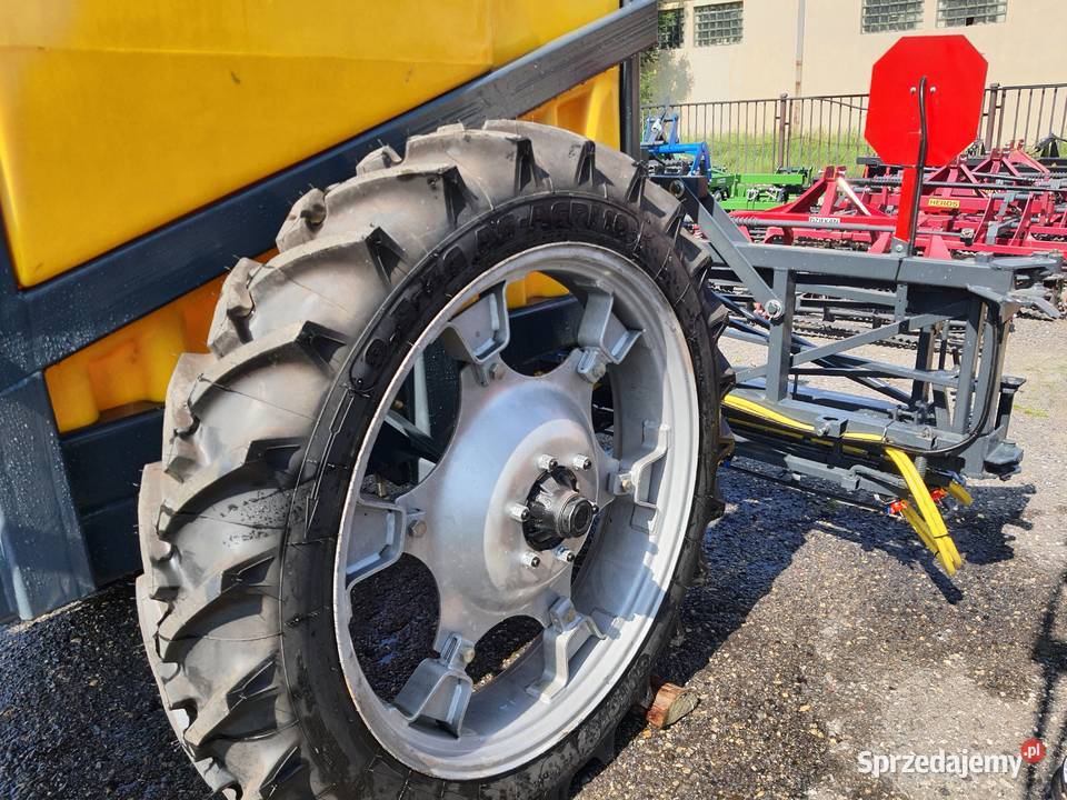Opryskiwacz ciągany 3000l18m Renal sprzedam