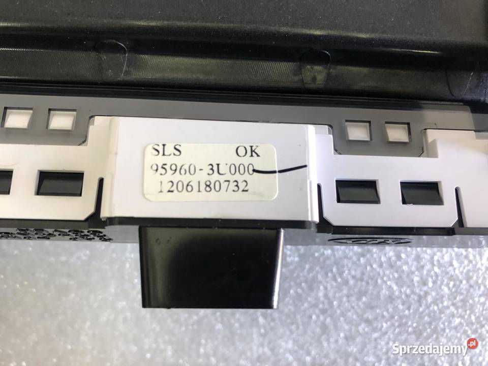 OSŁONA RAMKA RADIA U097813810 KIA SPORTAGE III