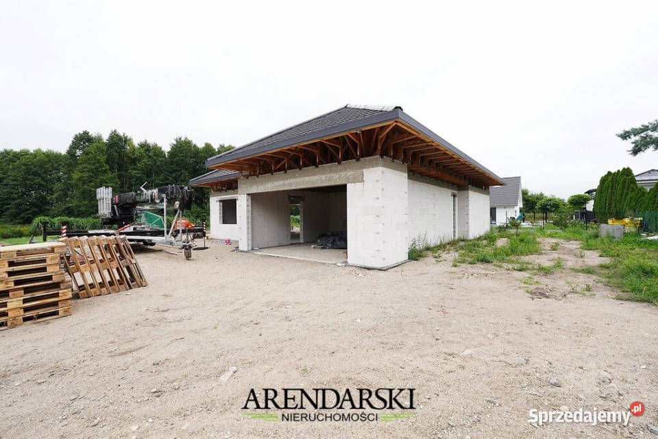 DOM WOLNOSTĄJĄCY Z DOSTĘPEM DO STAWU ŁAGODZIN 1708m2