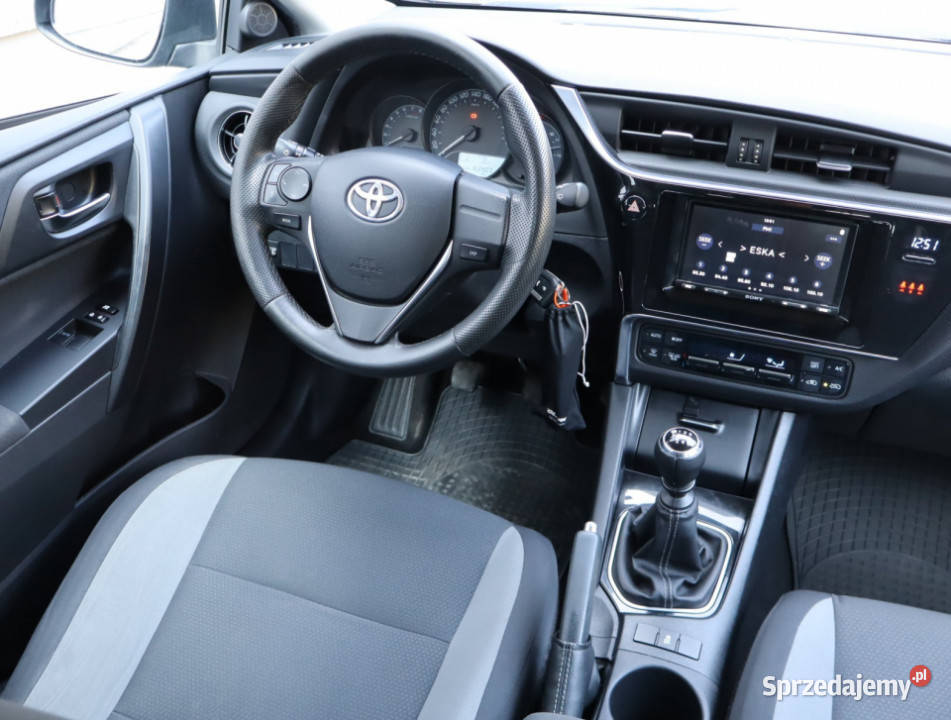 Toyota Auris 16 Valvematic 97KM łódzkie Łódź