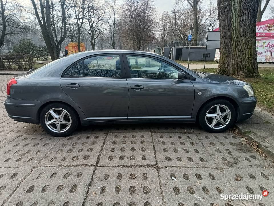 Sprzedam Super Zadbaną Toyotę Avensis 18 vvtigaz Łódź
