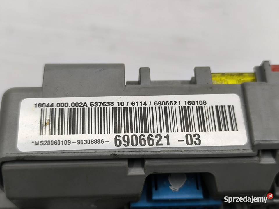 SKRZYNKA BEZPIECZNIKÓW BMW E90 20D 6906621